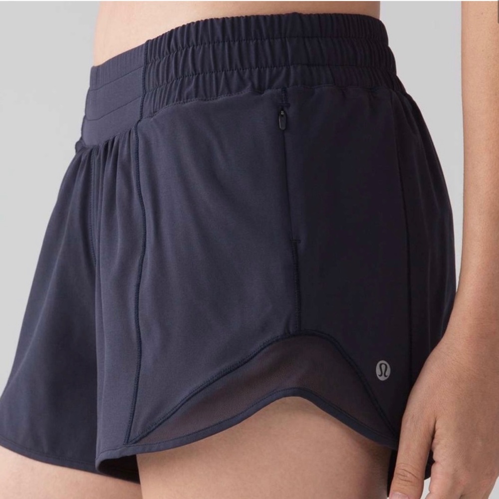 NWOT Lululemon Navy Hotty Hot Short II, Size 4!